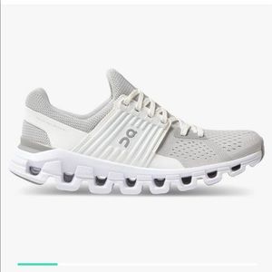 OnCloud Cloud swift in Glacier White